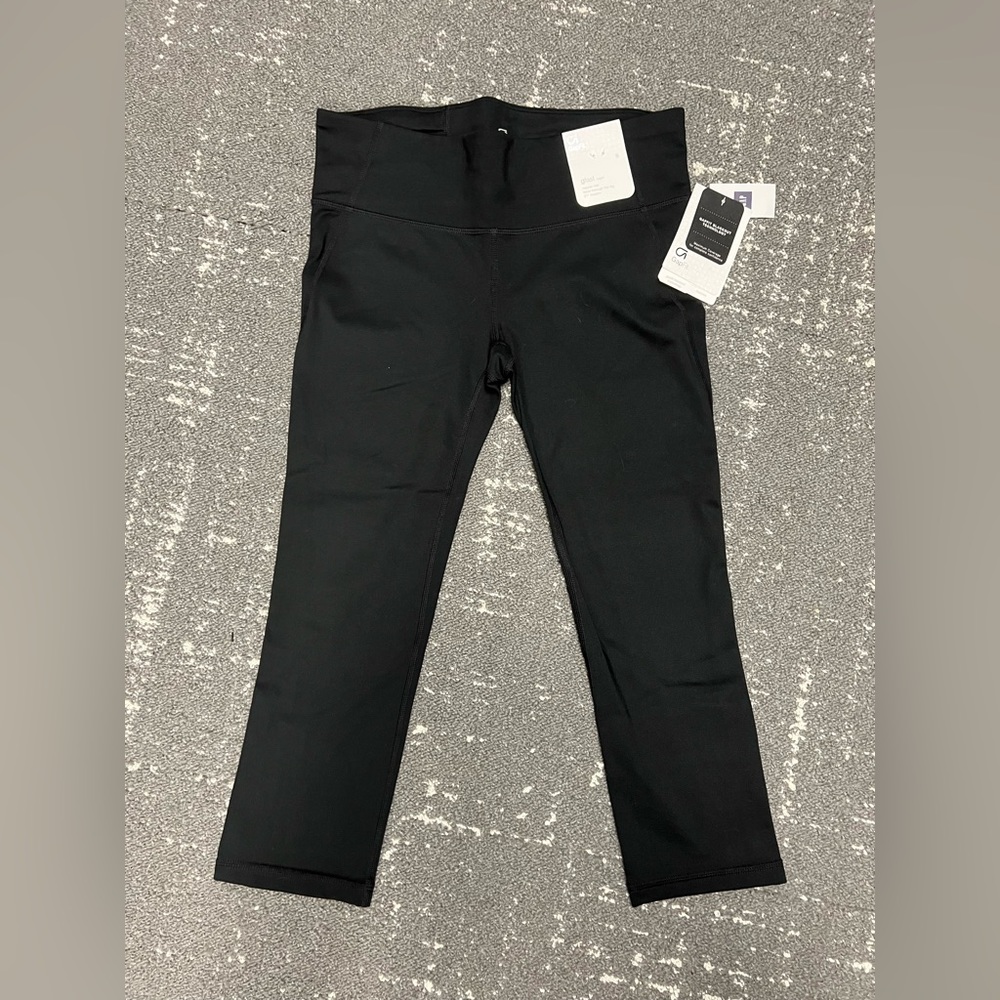 GapFit gfast capri NWT